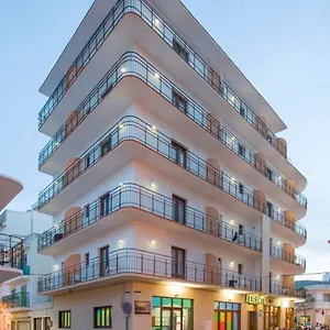 hostal-alicante-sant-antoni-de-portmany-ibiza.ibizaislandhotels.net/